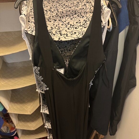 Black Detailed Bodycon Fit with a Slit Prom Dress - Picture 4 of 5